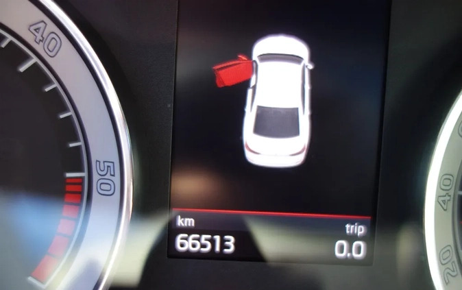 Skoda Superb cena 105000 przebieg: 69700, rok produkcji 2017 z Radzymin małe 232